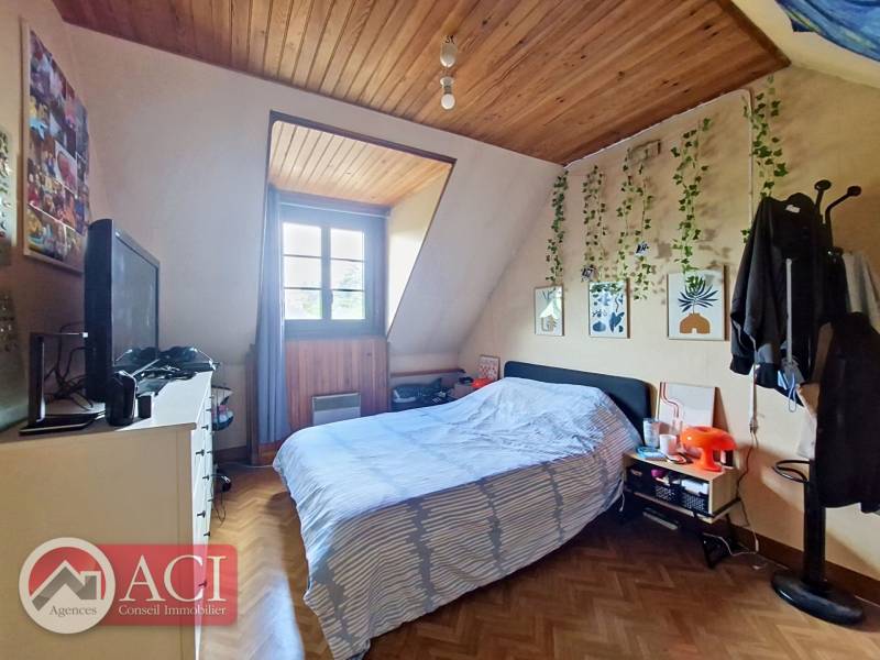 Trouver un pavillon individuel à acheter en exclusivité avec sous sol total et quatre chambres à Gasny 27620