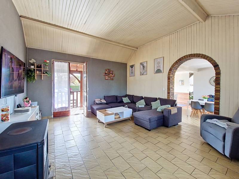 Trouver un pavillon individuel à acheter en exclusivité avec sous sol total et quatre chambres à Gasny 27620