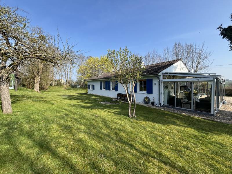 Panoramique et sérénité : maison de cinq chambres avec véranda et terrain de pétanque à Neaufles-Saint-Martin 27830 proche de Gisors