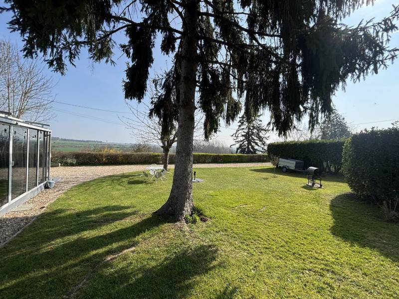 Panoramique et sérénité : maison de cinq chambres avec véranda et terrain de pétanque à Neaufles-Saint-Martin 27830 proche de Gisors