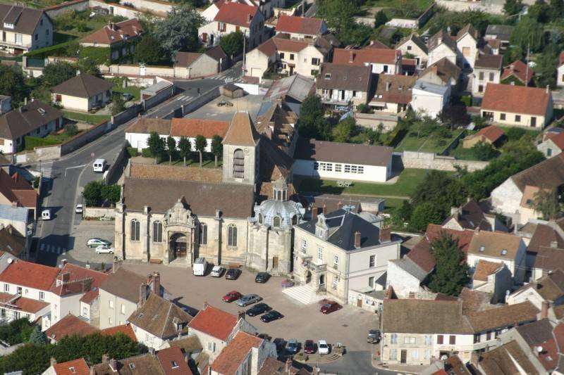 Faire estimer sa maison récente à Marines : 4 chambres, 800 m² de terrain, quartier résidentiel et recherché