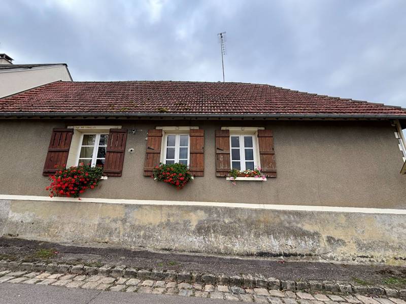 Acheter une maison à rénover en exclusivité avec garage et jardin verger de 600m2 située à Chauvincourt 27