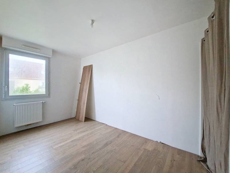 acheter une maison de plain-pied de moins de 10 ans axe rapide CERGY (95) , 4 chambres, garage terrain 1000 m2, DPE A, situé a SAINT CLAIR SUR EPTE