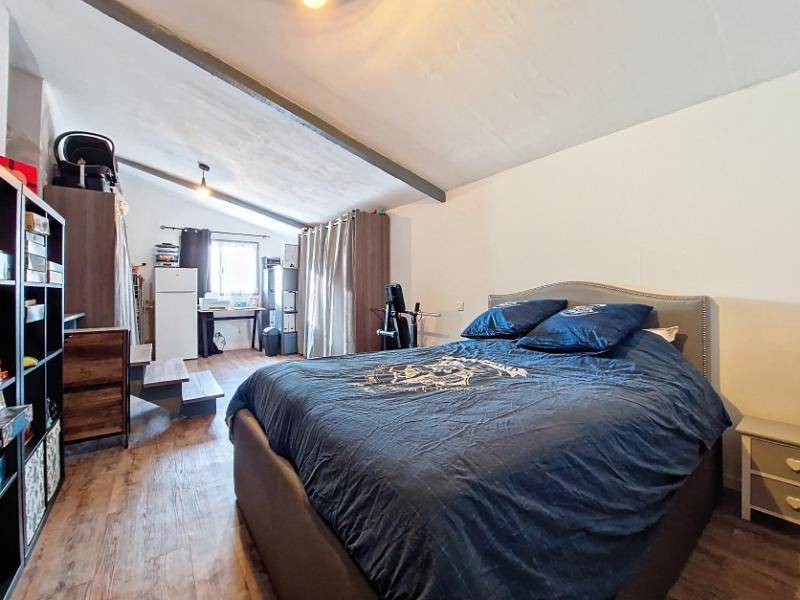 Maison élevée sur vide sanitaire, de plain-pied avec 2 chambres, sur un terrain de 530m² environ, secteur Gisors, commerces de proximité sur place