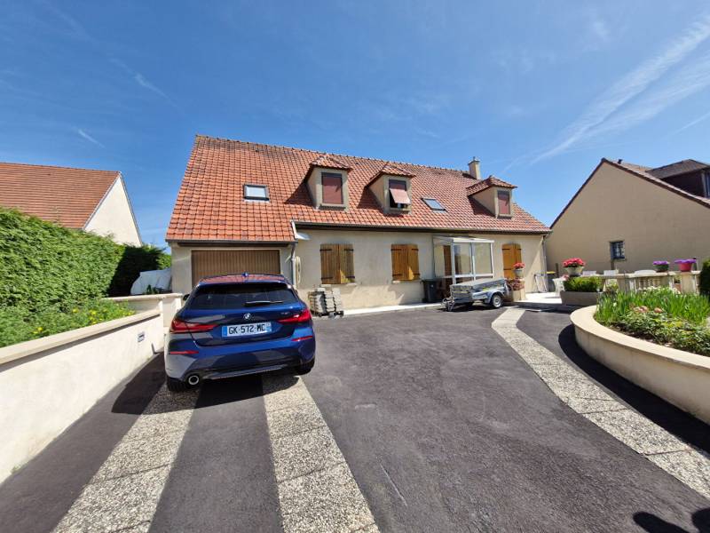 Maison familiale 200 m² sur 1500 m² de terrain – Gare, écoles et commerces sur place – Chars (95)